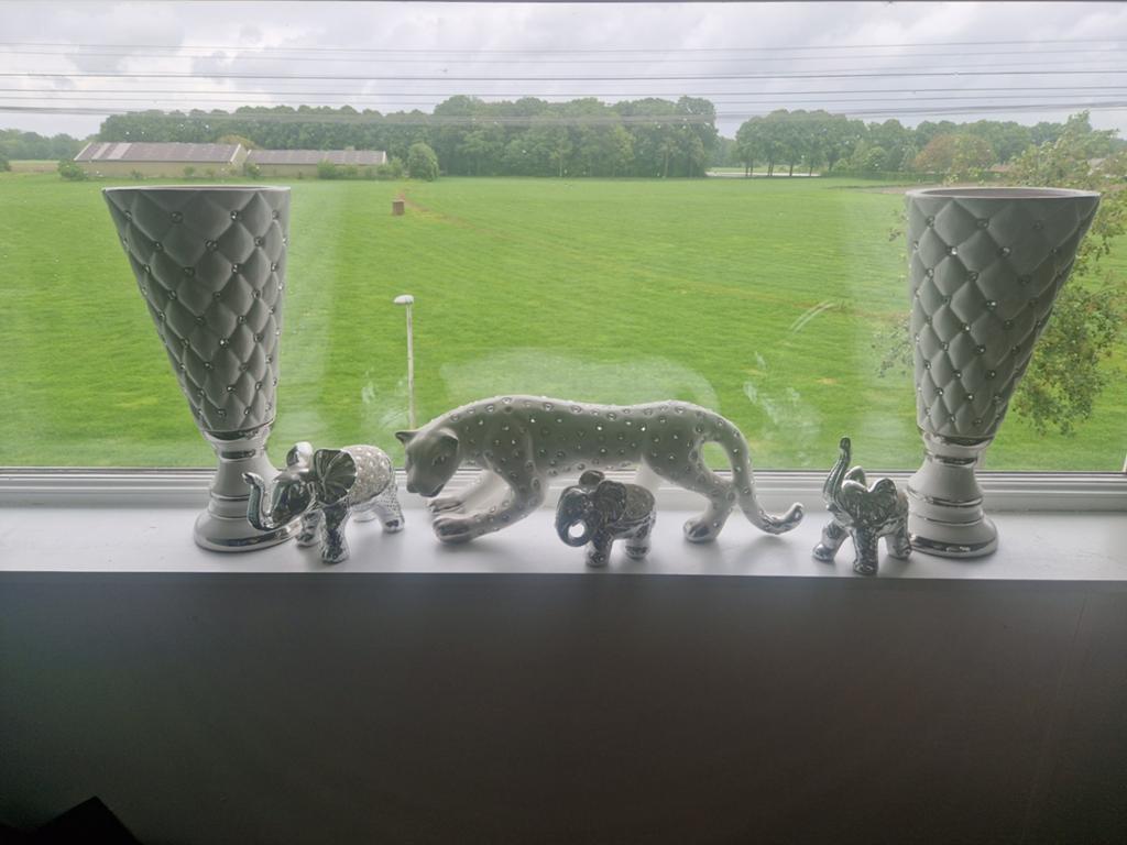 Decoratie set: 2 vazen, panter en 3 olifanten, Ophalen of Verzenden, Zo goed als nieuw, Zilver