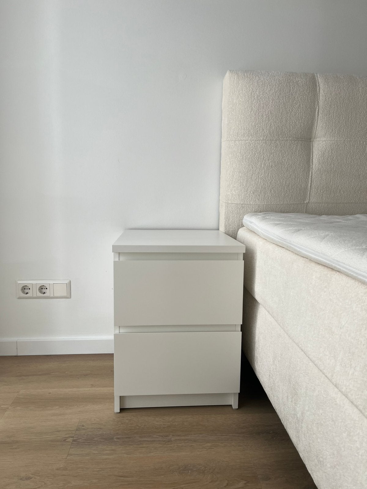 Ikea Malm nachtkastje met 2 lades - Wit, Ophalen, Minder dan 45 cm, 55 tot 70 cm, Zo goed als nieuw