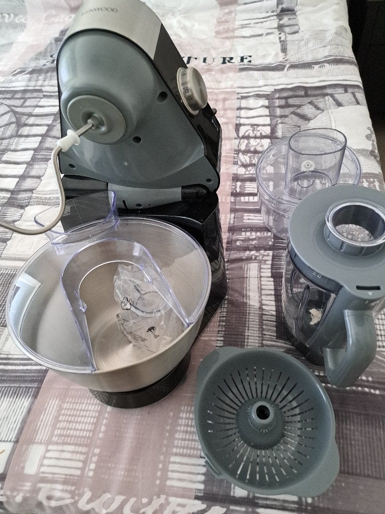 Keukenmachine, Witgoed en Apparatuur, 4 liter of meer, Ophalen, Zo goed als nieuw, 3 snelheden of meer