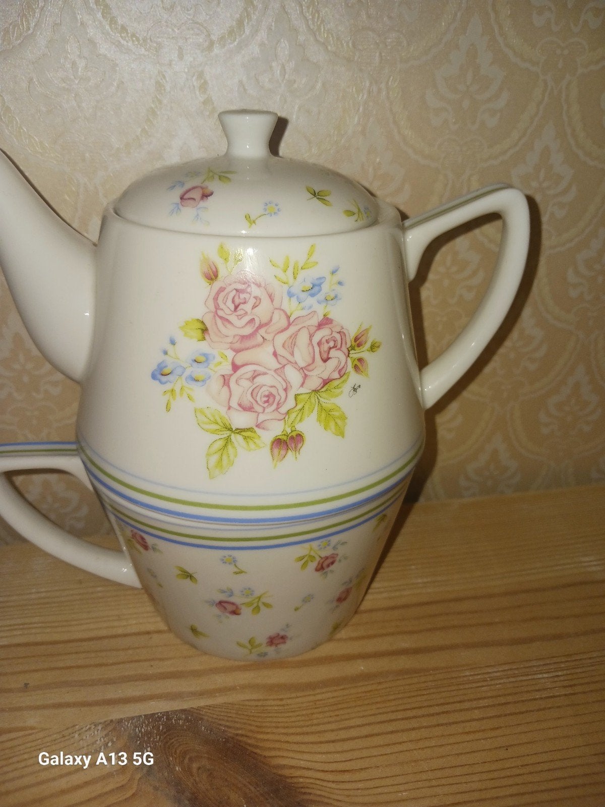 Theepot met kopje van jet, Huis en Inrichting, Keuken | Servies, Gebruikt, Ophalen of Verzenden, Theepot, Klassiek