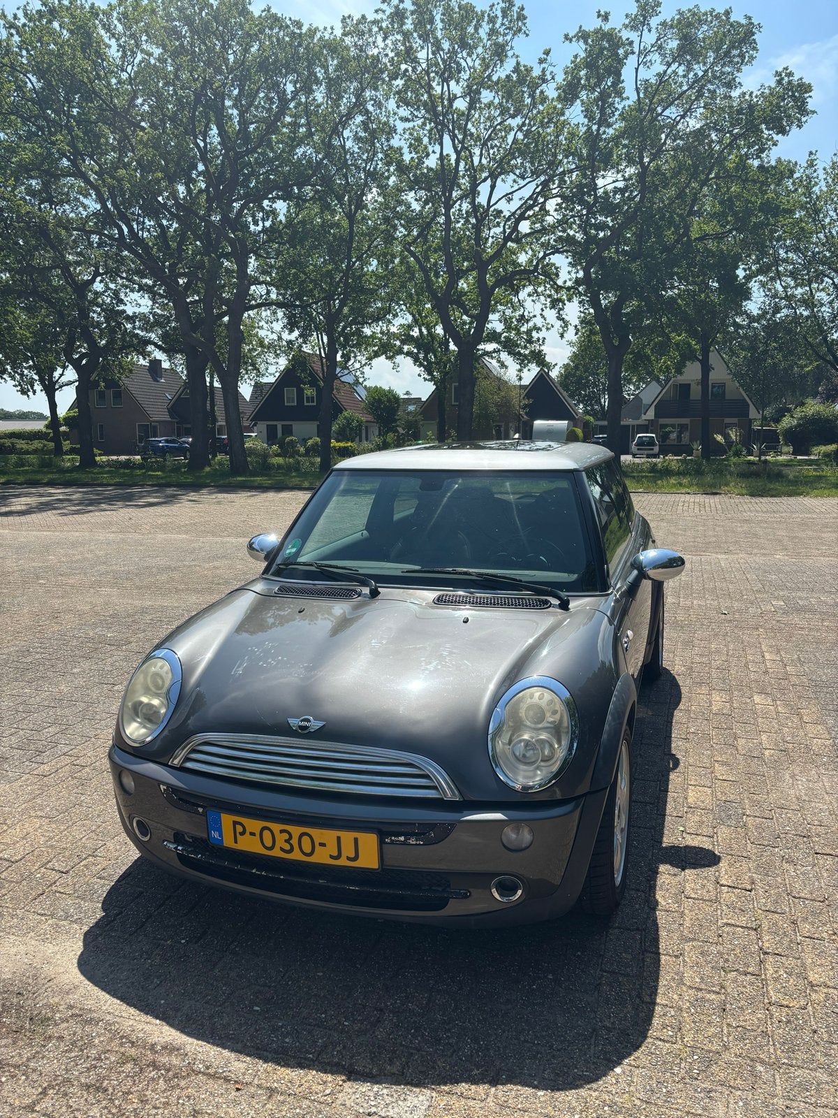 Mini 1.6 16V Cooper 2006 Grijs (3-deurs met panoramadak), Voorwielaandrijving, 4 cilinders, 4 stoelen, 14 km/l