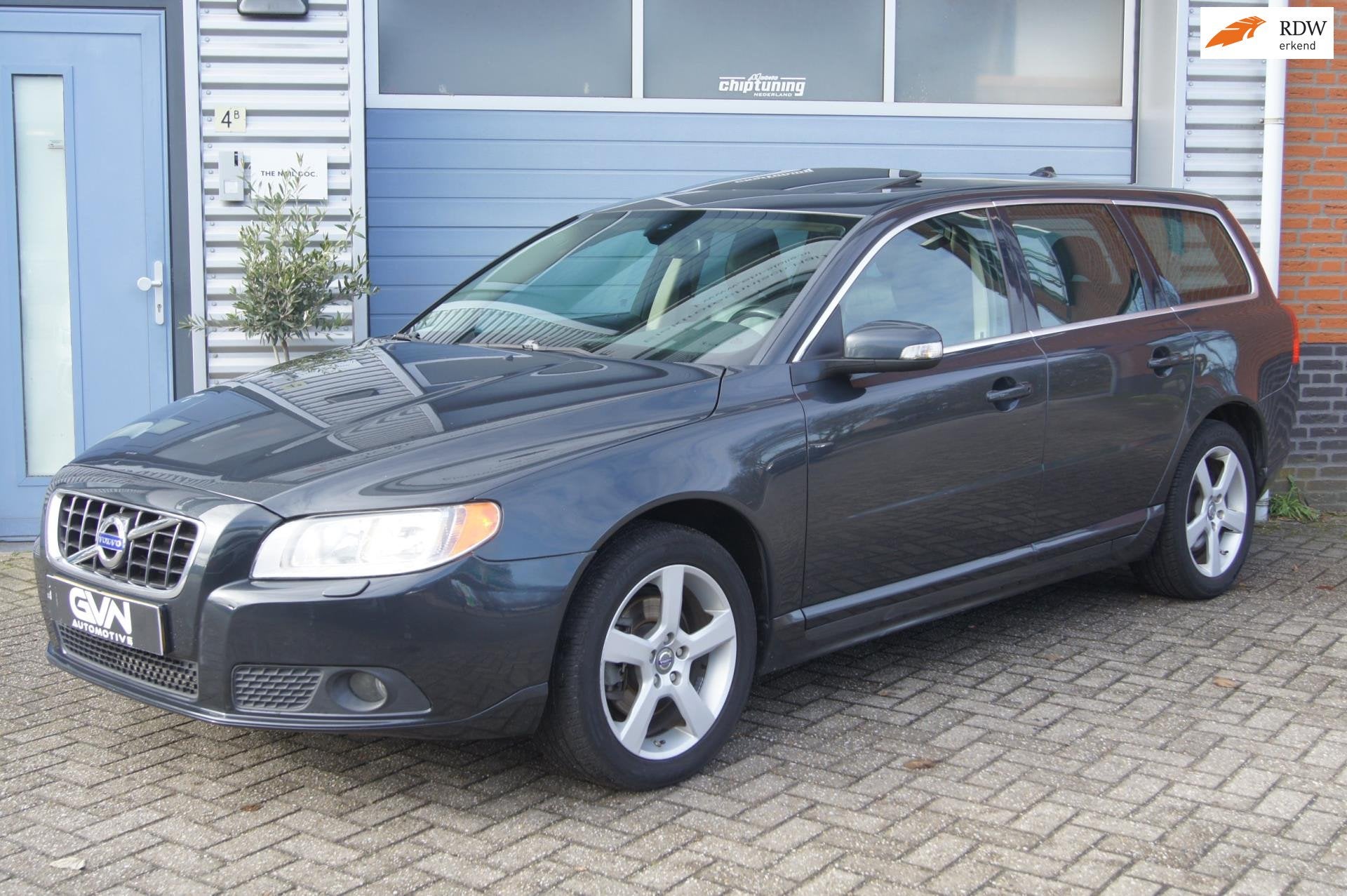 Volvo V70 3.2 6-cilinder Aut | Leder | Stoelverw | Cruise |, Auto's, Volvo, Voorwielaandrijving, 238 pk, Blauw, Euro 4