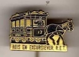 Speldje PAARDENTRAM ZWART REIS EN  RET ROTTERDAM (A3), Verzamelen, Speldjes, Pins en Buttons, Ophalen of Verzenden, Gebruikt, Overige onderwerpen