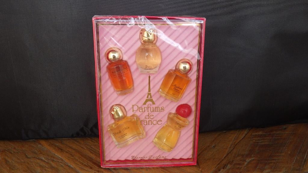 retro doosje met parfumflesjes, Verzamelen, Parfumverzamelingen, Ophalen of Verzenden, Zo goed als nieuw, Parfumfles
