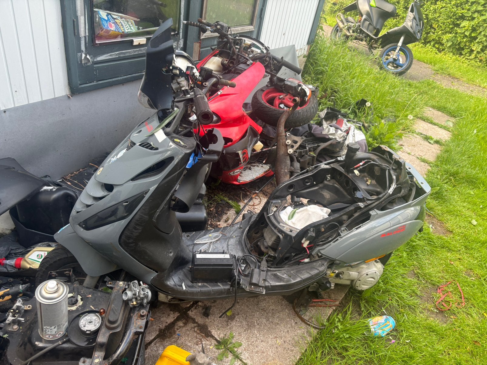 Allemaal scooter onderdelen, Ophalen, Gebruikt
