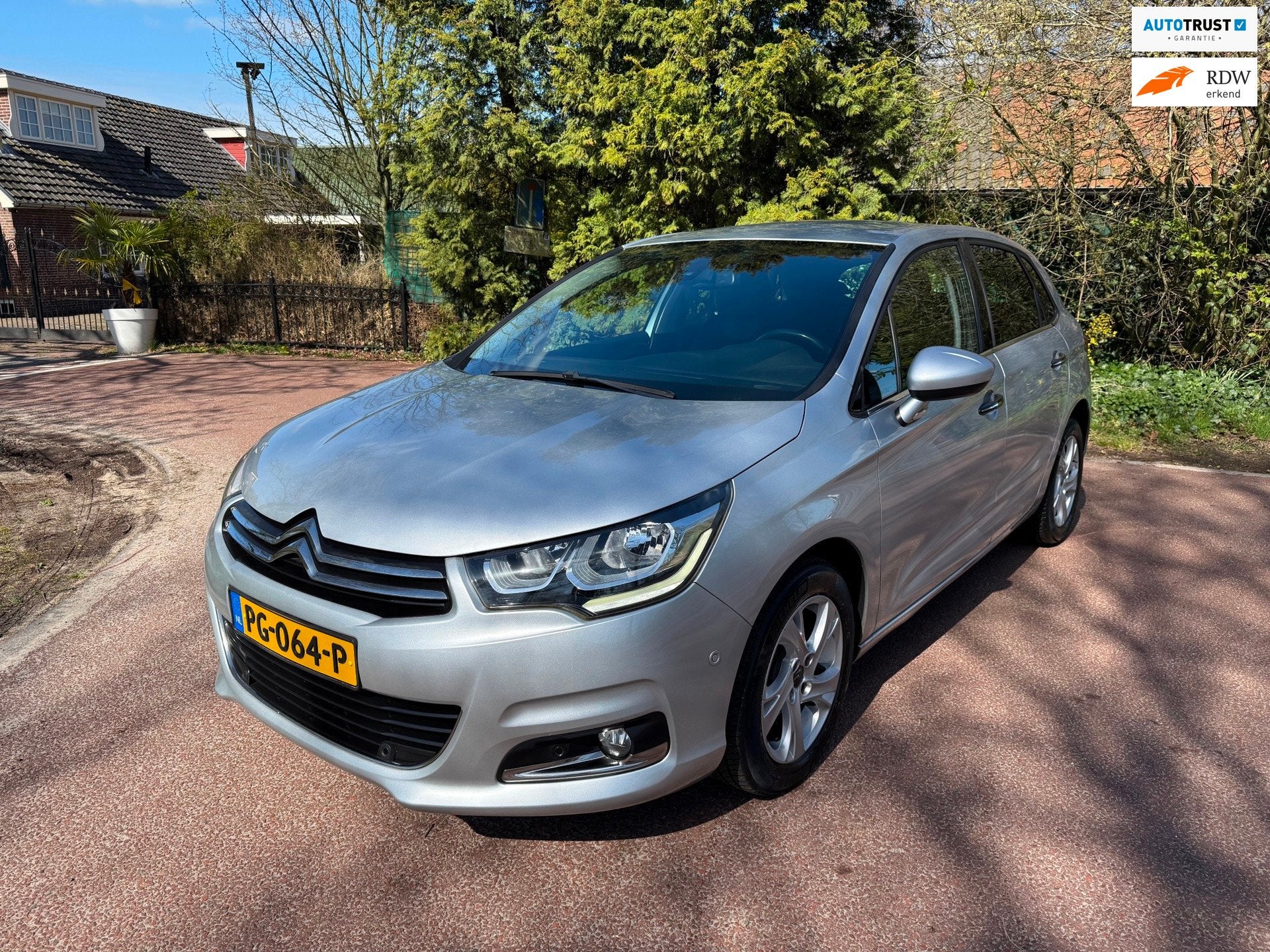 Citroen C4 1.2 PureTech Feel Collection / Navi / Automaat /, Euro 6, 1199 cc, Bedrijf, 3 cilinders