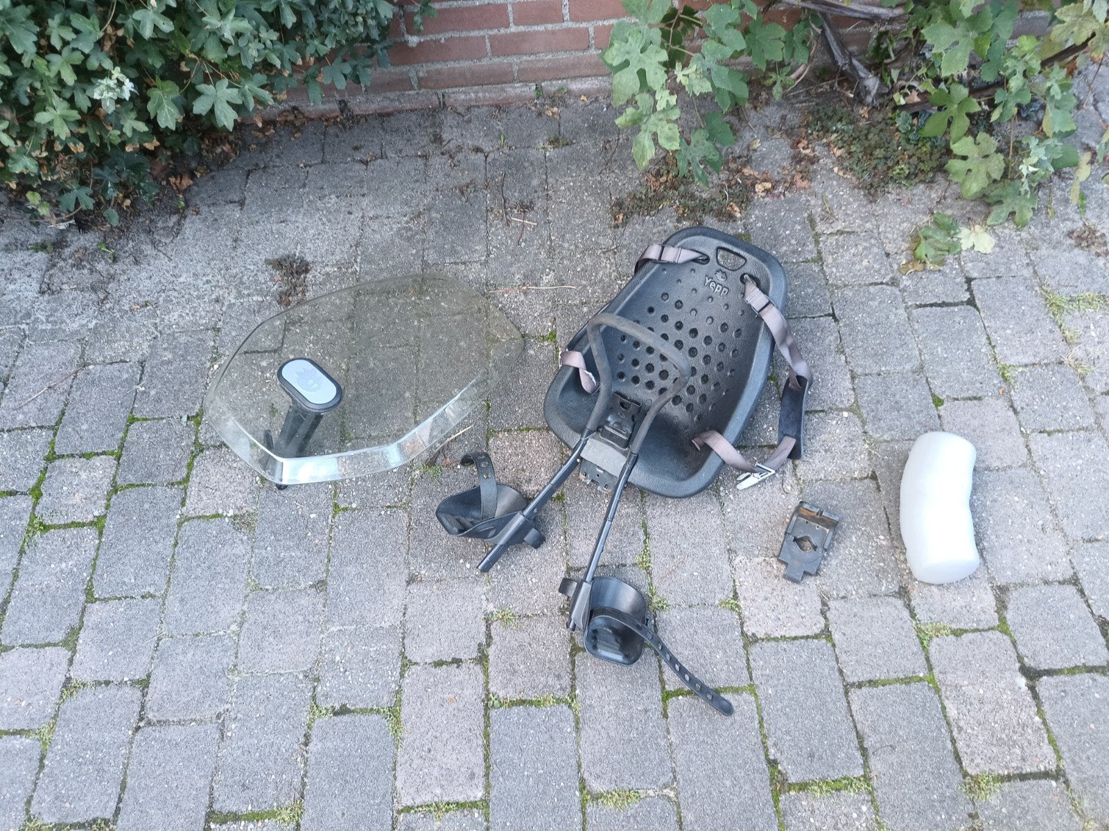 Yepp Mini fietsstoeltje met windscherm, Ophalen, Yepp, Gebruikt, Voetsteuntjes