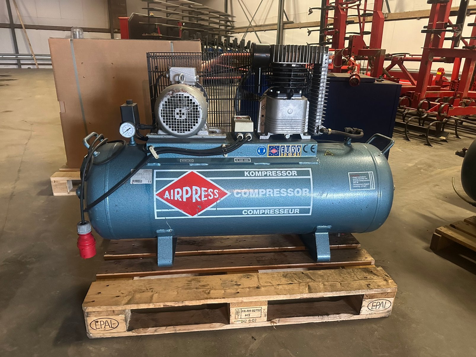 Airpress K200-600, 100 liter of meer, Ophalen of Verzenden, Zo goed als nieuw, 400 tot 800 liter/min