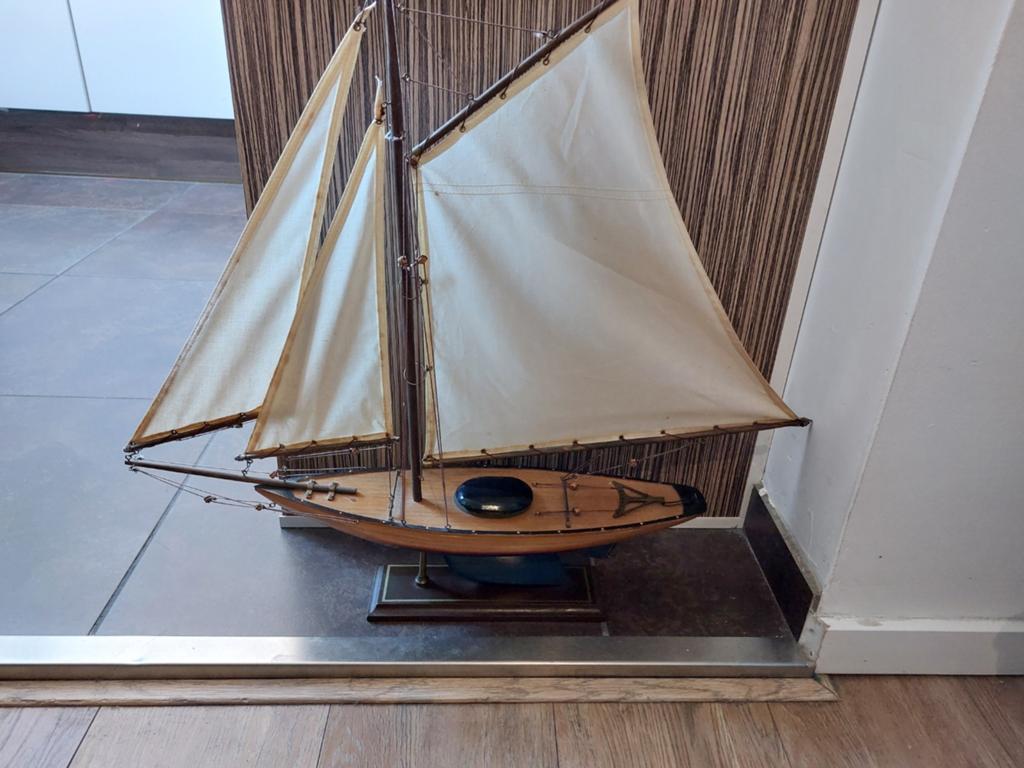 Zeilboot model, Ophalen, Zo goed als nieuw