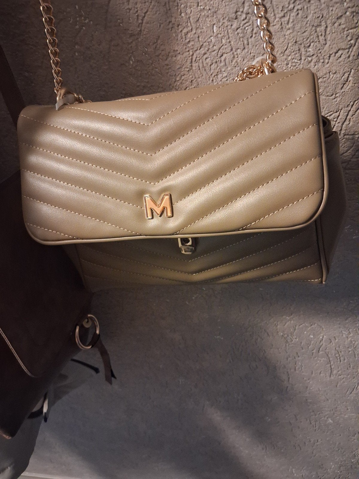 Stijlvolle MEXX schoudertas met gouden details, Sieraden, Tassen en Uiterlijk, Ophalen of Verzenden, Zo goed als nieuw, Beige