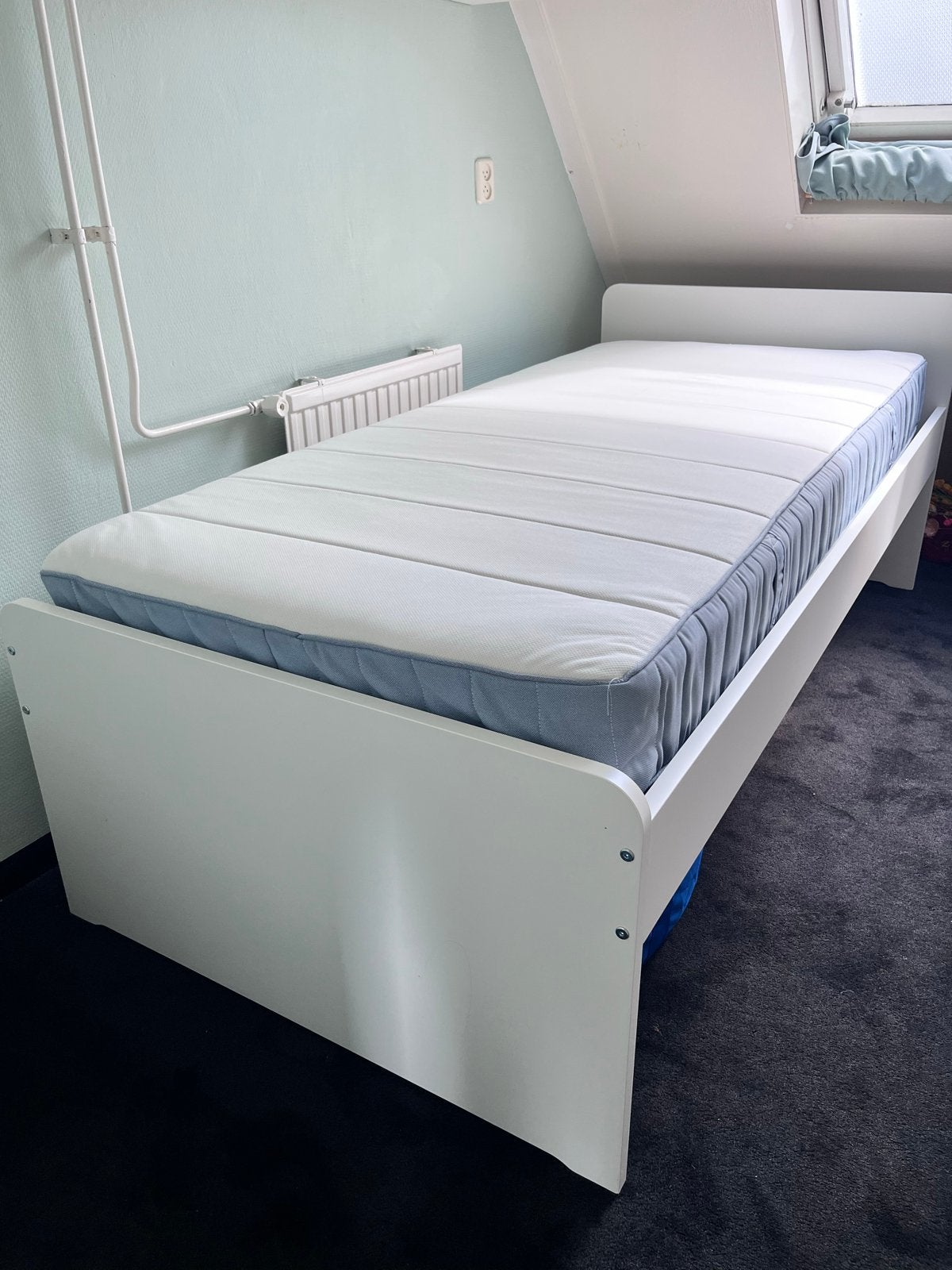 IKEA SLÄKT bedframe met lattenbodem en matras 90x200 cm, Huis en Inrichting, Ophalen, 90 cm, Eenpersoons, Wit