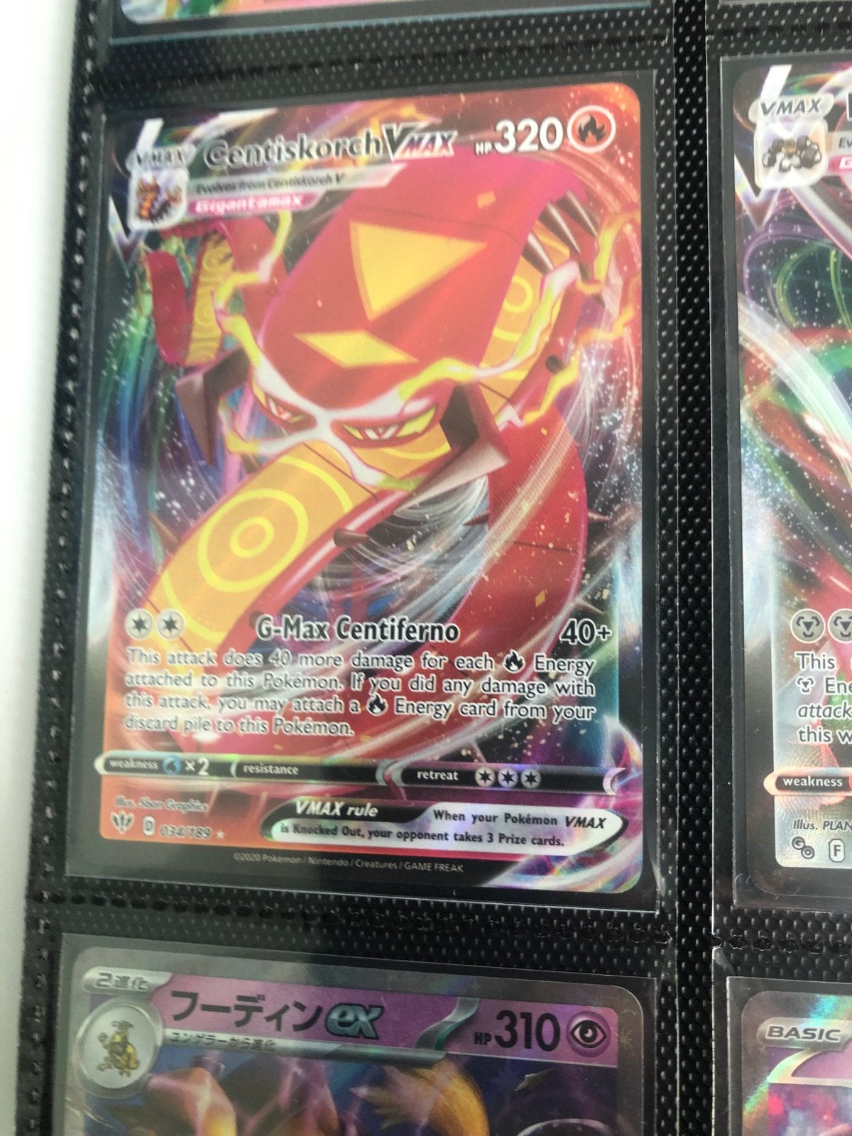 Centiskorch VMAX Pokémon Kaart - Zeldzaam en Krachtig, Ophalen of Verzenden, Zo goed als nieuw, Losse kaart, Foil