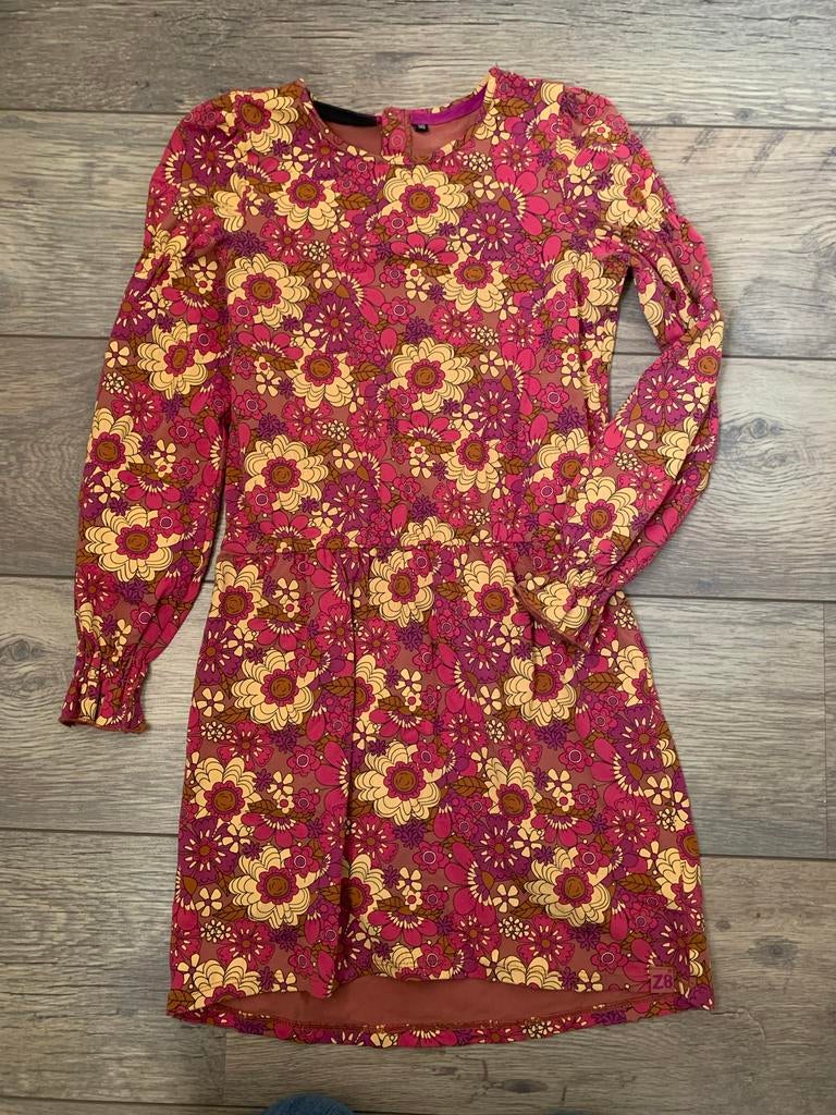 Z8 Leuke bloemenprint longsleeve maat 140/146, Ophalen of Verzenden, Zo goed als nieuw, Meisje, Jurk of Rok