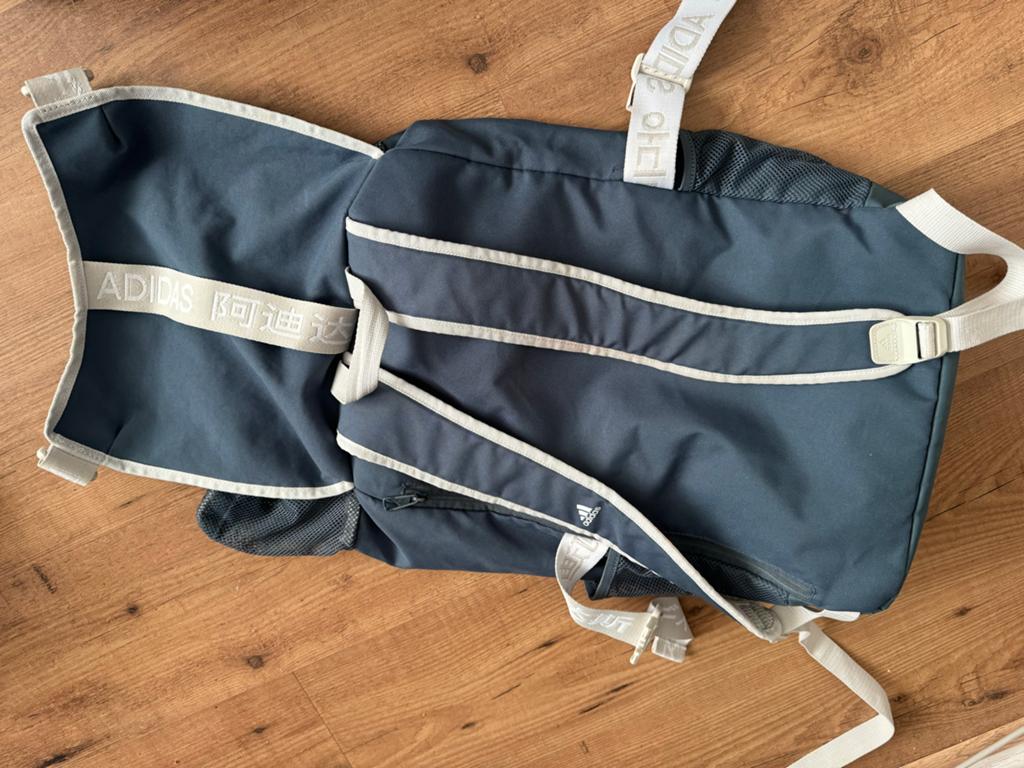 Adidas rugzak en Puma rugzak, Nike sporttas, Gebruikt, 25 tot 40 cm, Ophalen of Verzenden, Overige merken