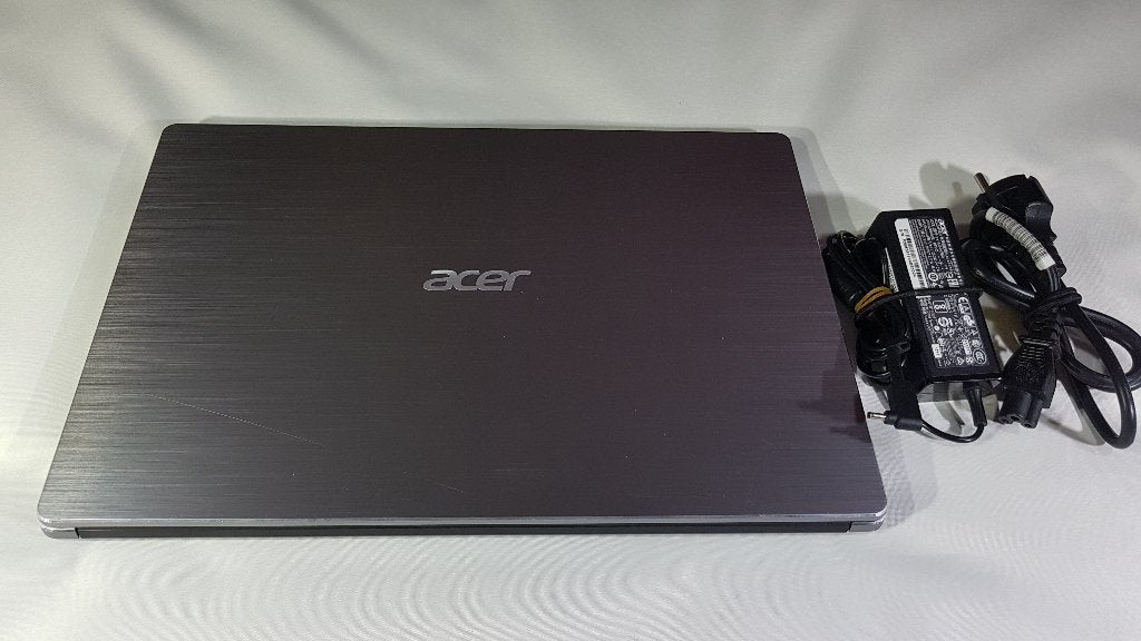 Prima Acer Swift SF 315-52 15,6'' FHD Laptop., Met videokaart, 8 GB, Minder dan 2 Ghz, Zo goed als nieuw