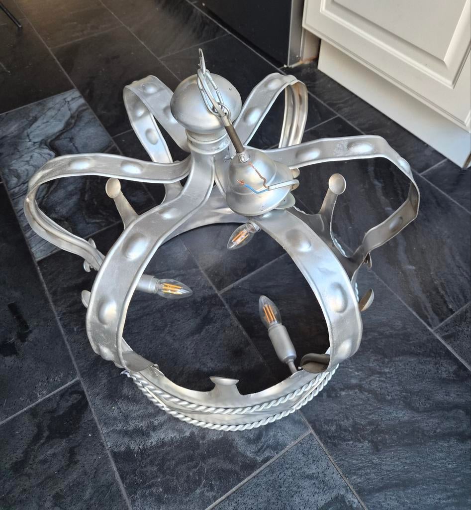 Mat zilveren  metalen hand gemaakte  kroon hanglamp lamp, Huis en Inrichting, Ophalen of Verzenden