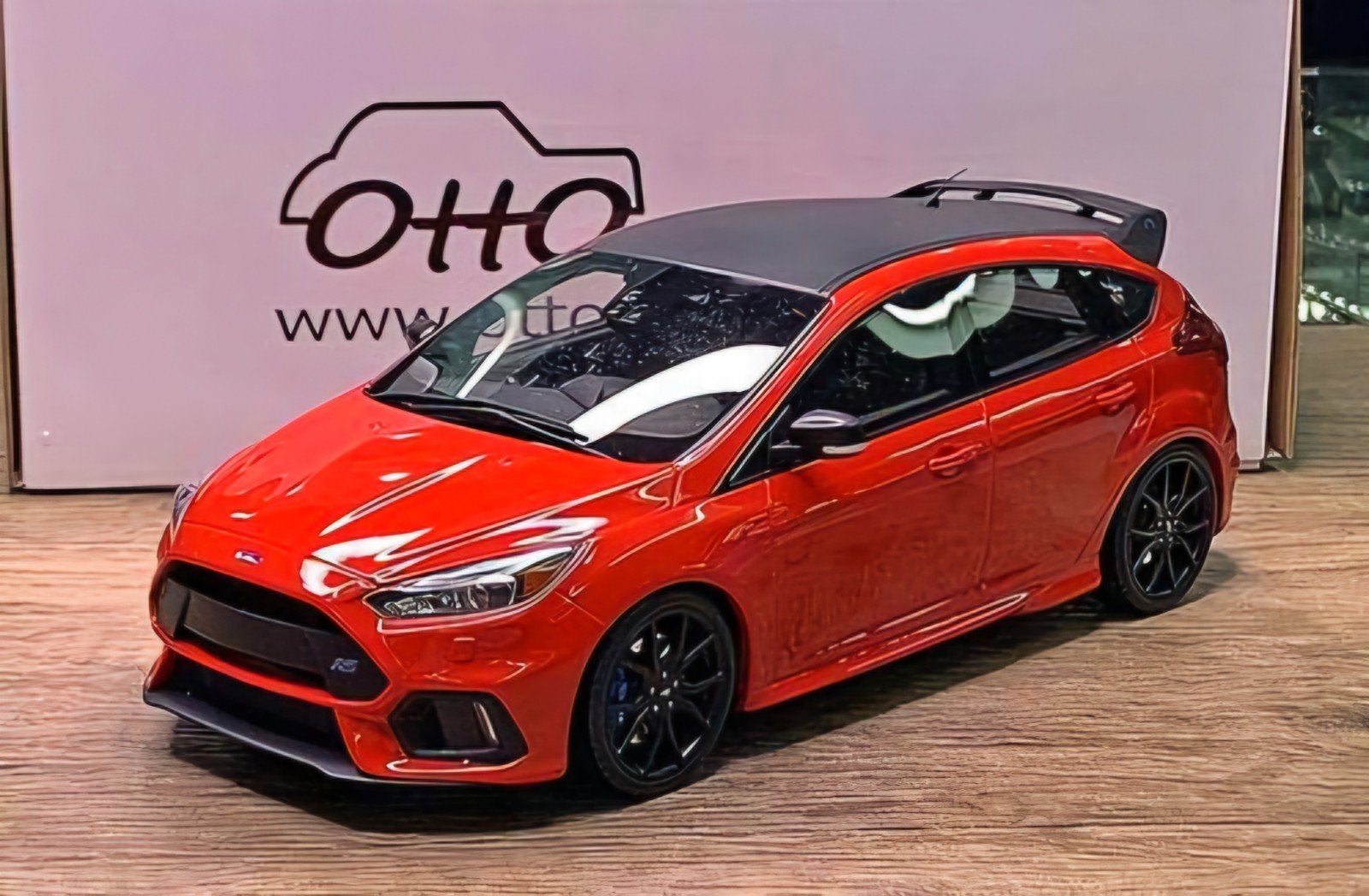 GEZOCHT: Bruine doos OT802 Ottomobile, Hobby en Vrije tijd, Modelauto's | 1:18, Ophalen of Verzenden, OttOMobile