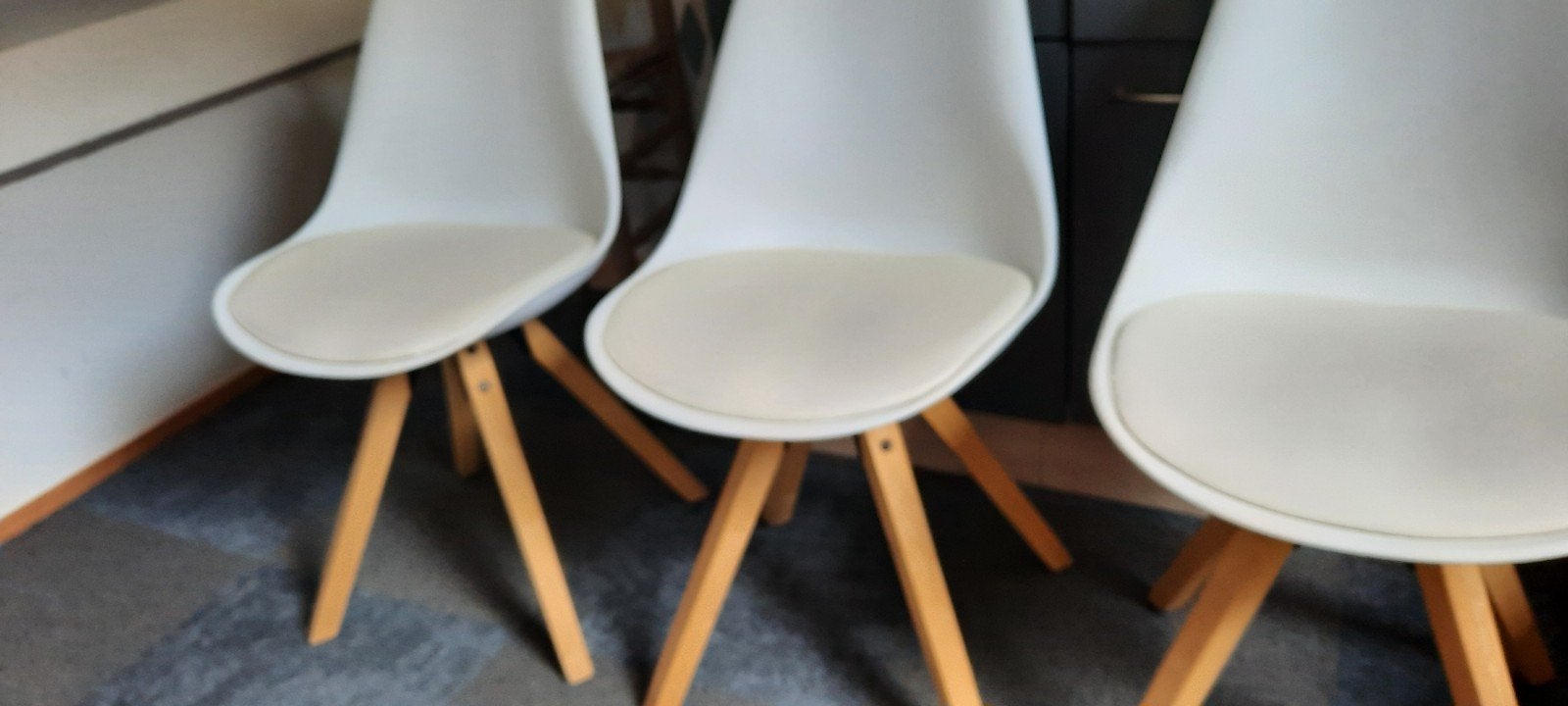 te koop drie eetkamerstoelen wit, Drie, Wit, Zo goed als nieuw, Ophalen