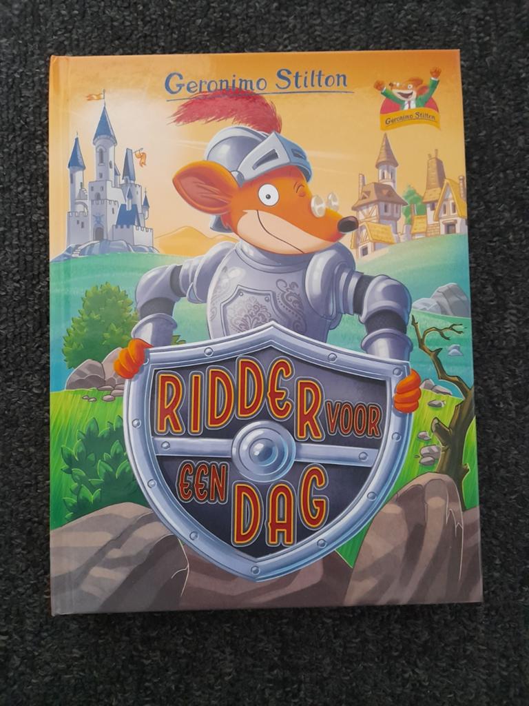 Geronimo Stilton - Ridder voor een dag, Boeken, Kinderboeken | Jeugd | onder 10 jaar, Zo goed als nieuw, Fictie algemeen, Ophalen of Verzenden