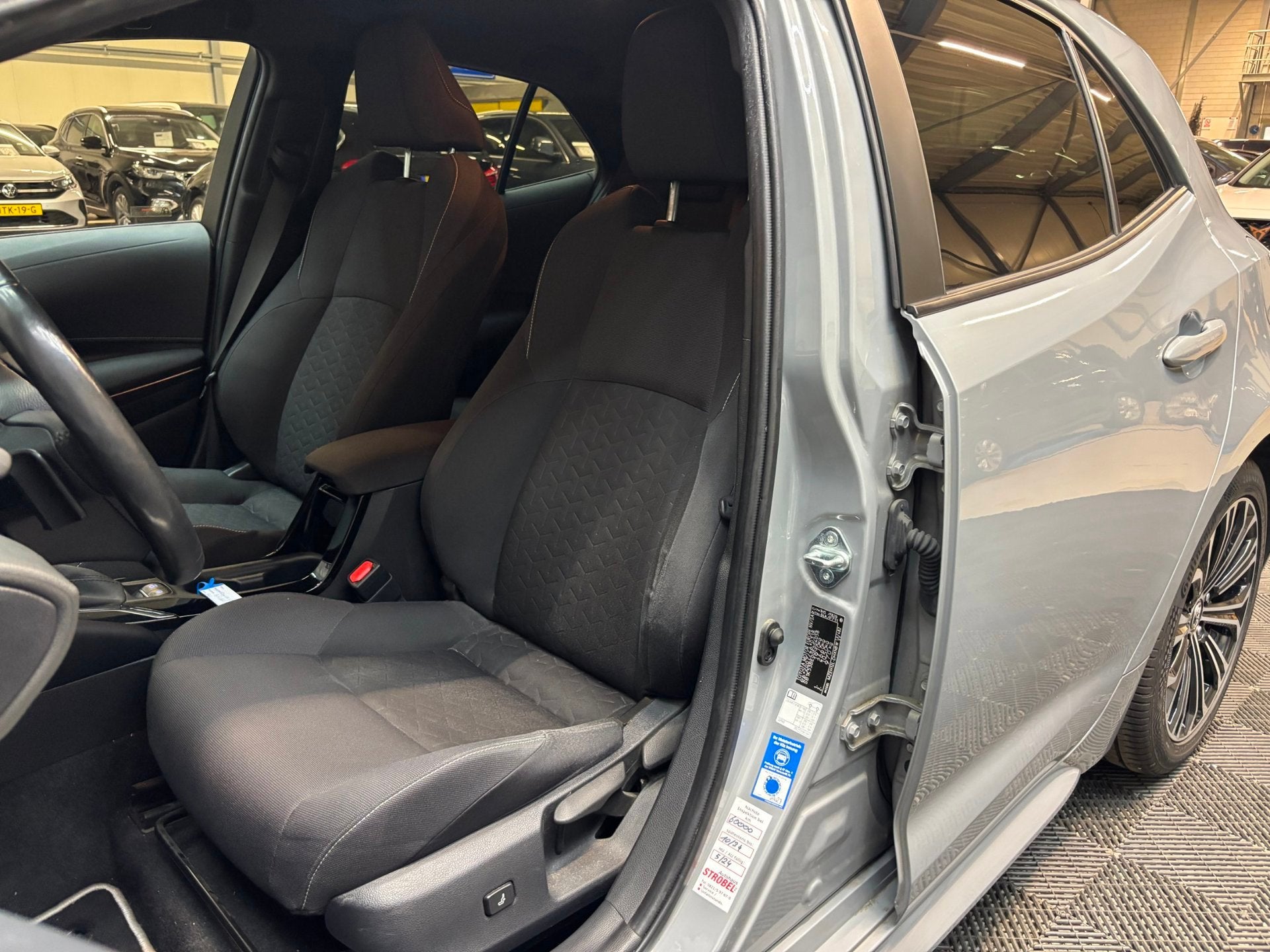 Toyota Corolla 2.0 Hybrid 177pk Dynamic Sport|ACC|Stoel/stuu, Gebruikt, 4 cilinders, Corolla, Bedrijf