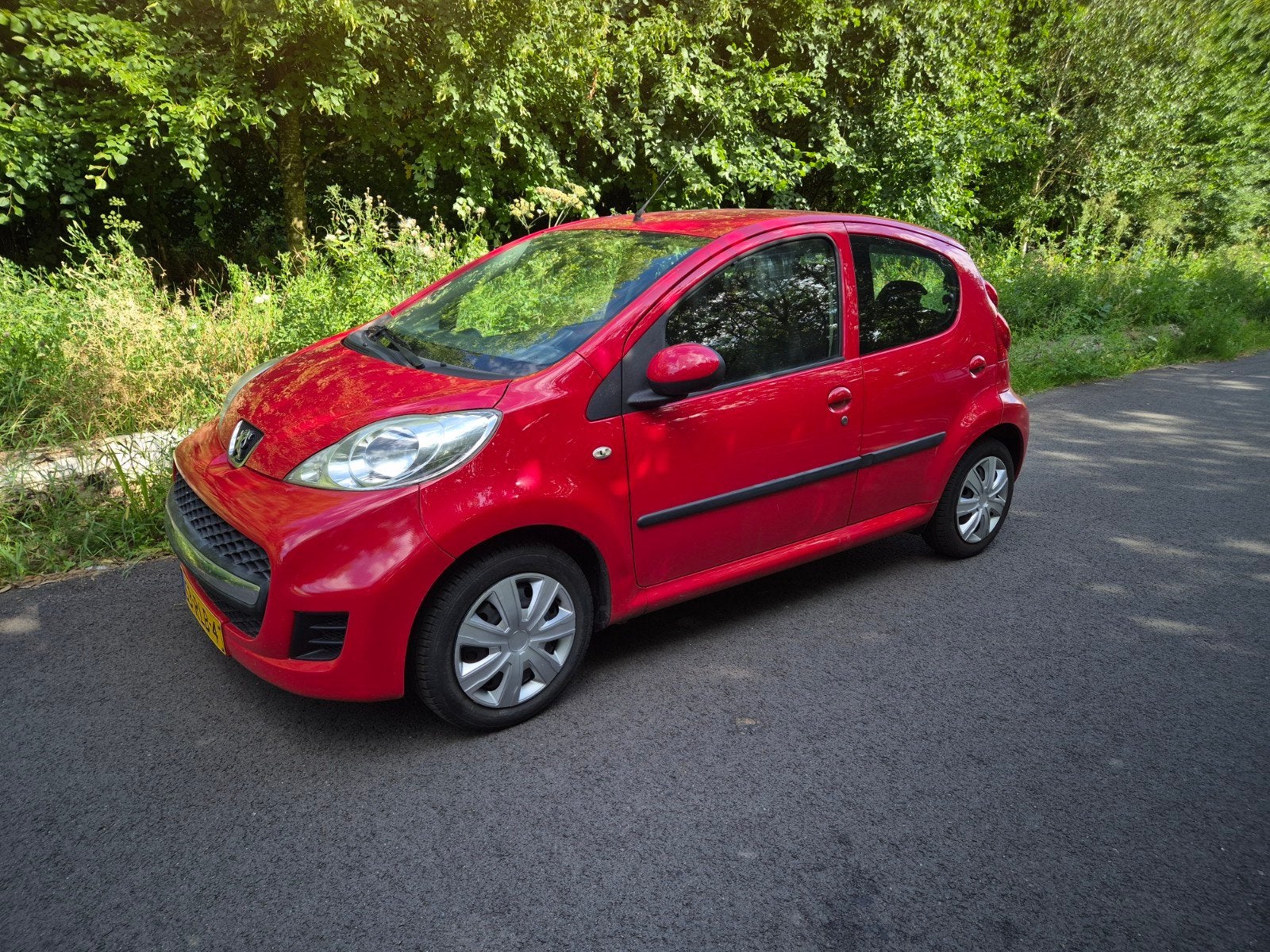 Peugeot 107 1.0  5 Deurs  2011 nieuwe apk, Voorwielaandrijving, Stof, Elektrische ramen, 4 stoelen
