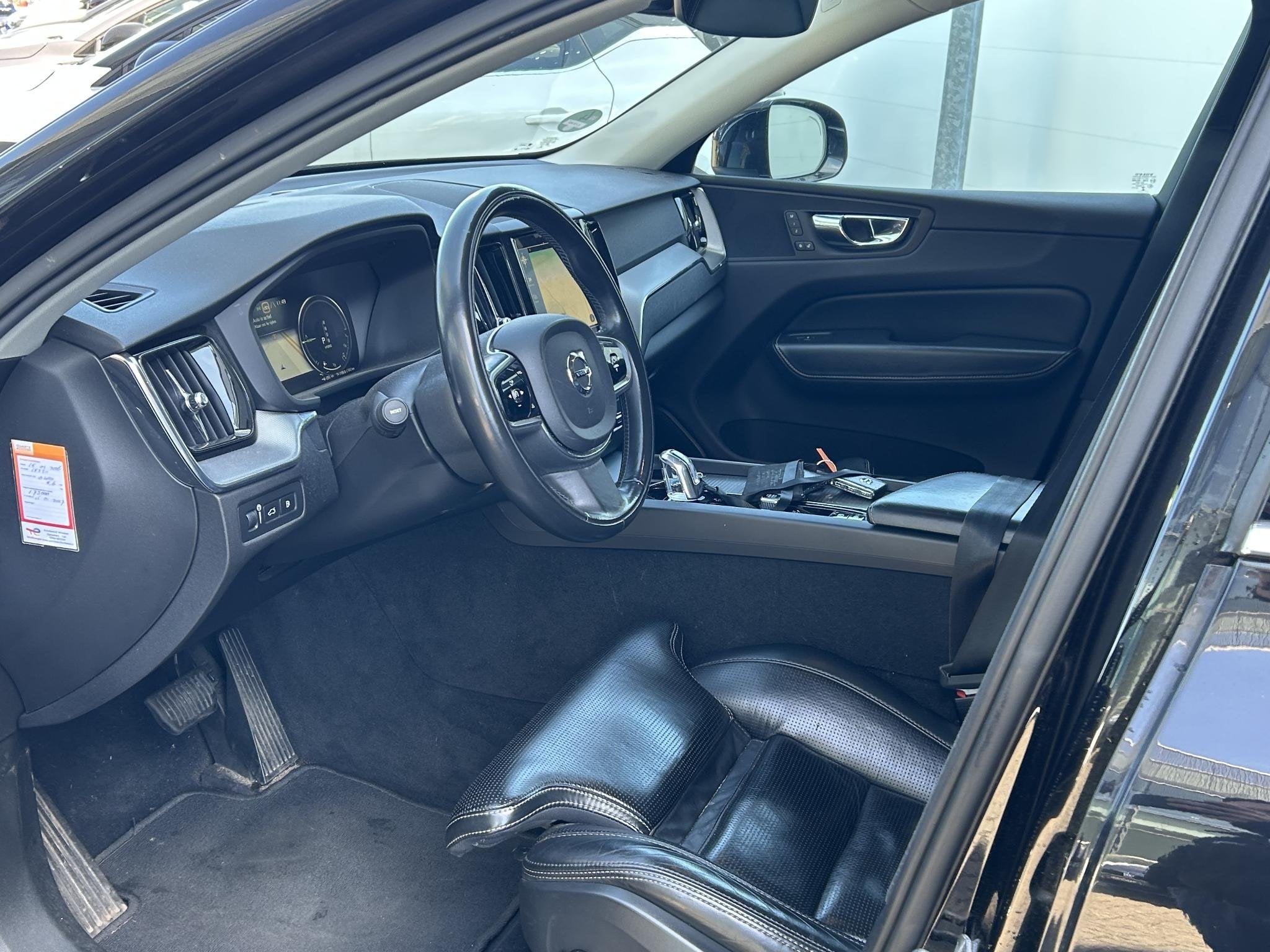 Foto 7 van Volvo XC60 2.0 T8 Twin Engine AWD Inscription | Panoramadak
