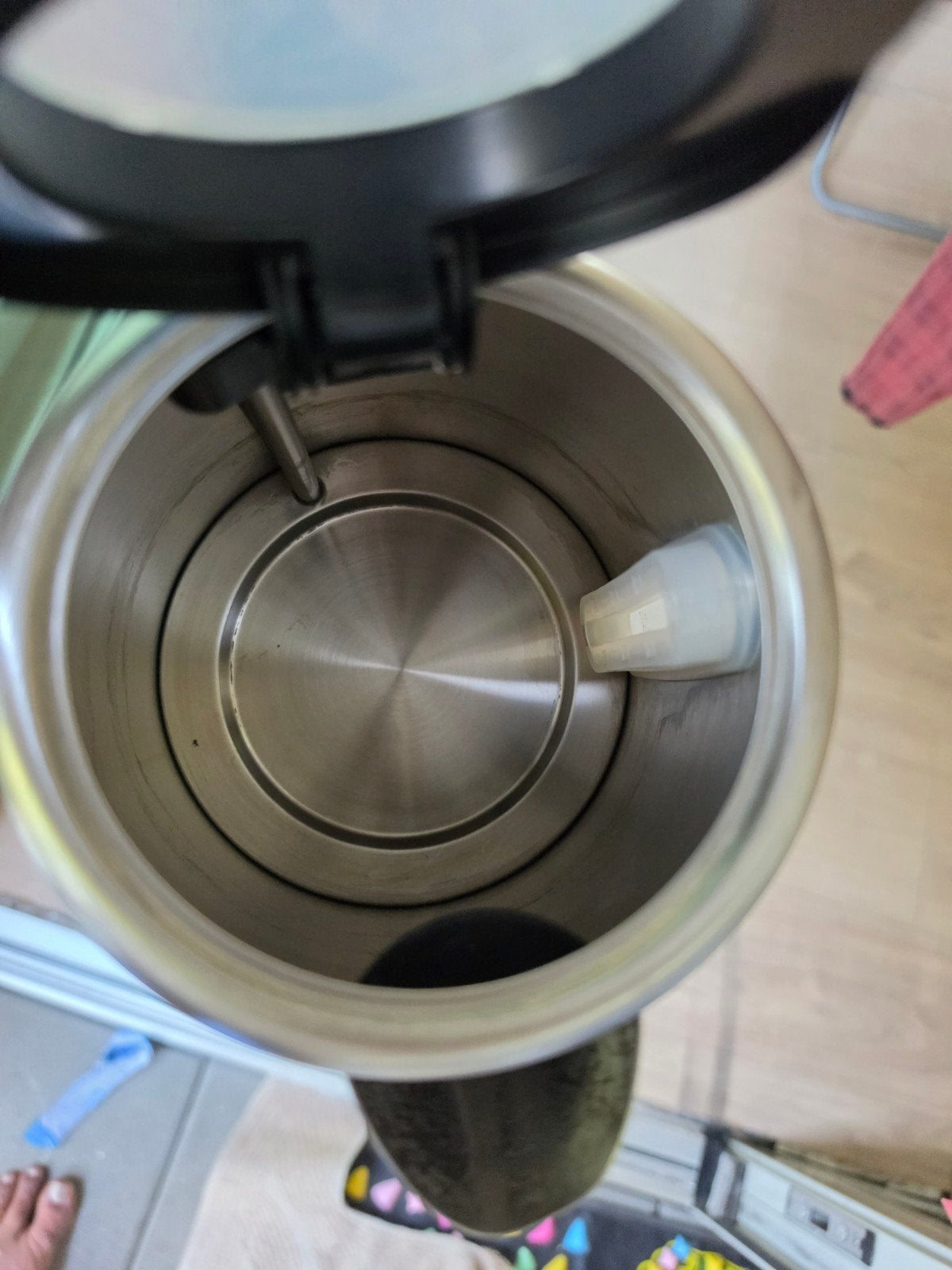 Blokker waterkoker 1.5 liter, 1 tot 2 liter, Ophalen of Verzenden, Gebruikt, Rvs
