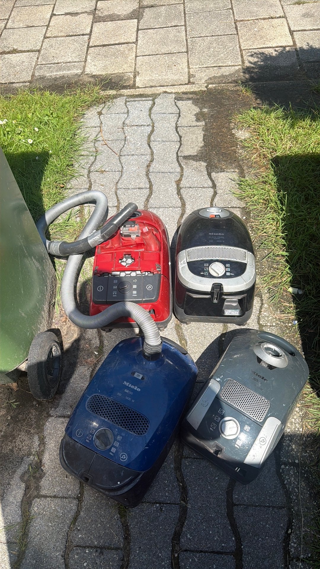 Miele stofzuiger,s defect, Witgoed en Apparatuur, Stofzuigers, Ophalen, Zo goed als nieuw, 1200 tot 1600 watt