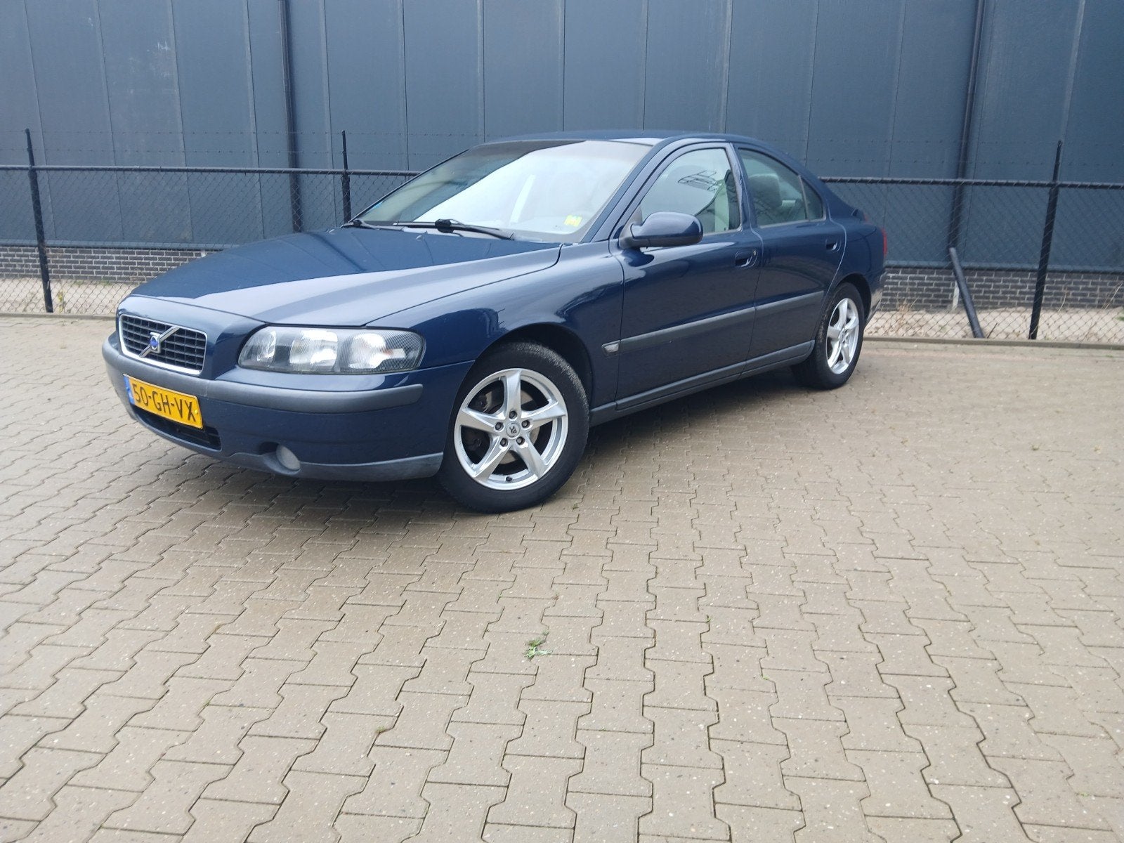 Volvo S60 2.4 140PK 2000 Blauw lpg, Voorwielaandrijving, Stof, Beige, Blauw