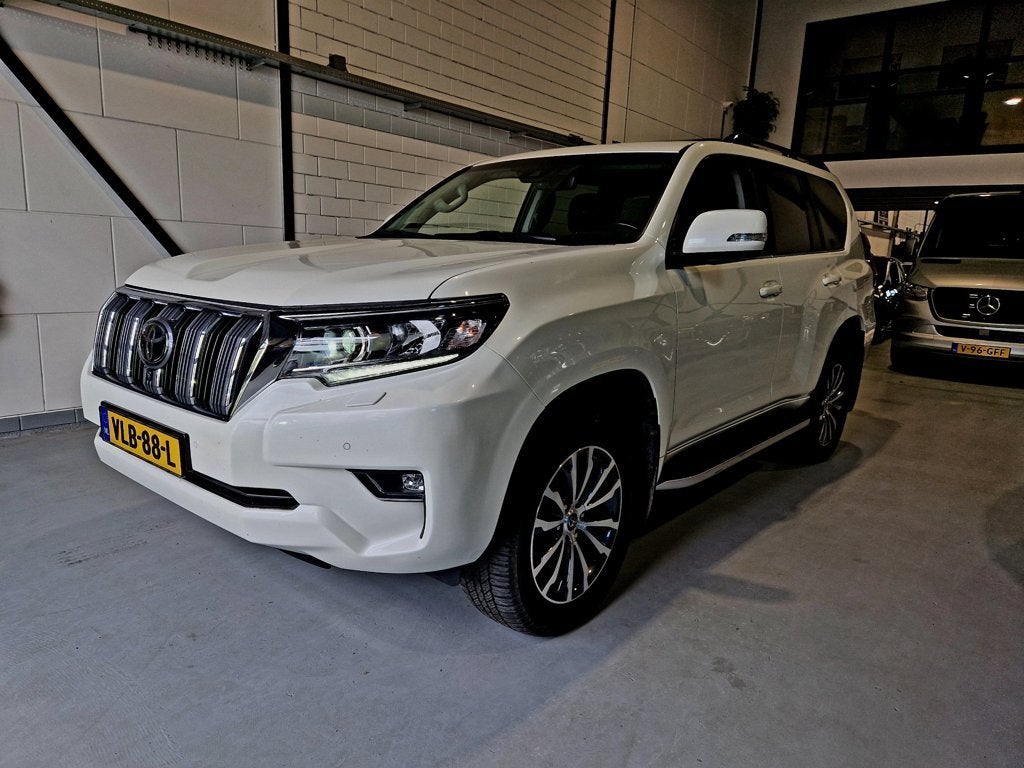 Toyota LandCruiser 2.8 D-4D-F Executive Grijs kenteken, Auto's, Bestelauto's, Gebruikt, Euro 6, 4 cilinders, 3000 kg