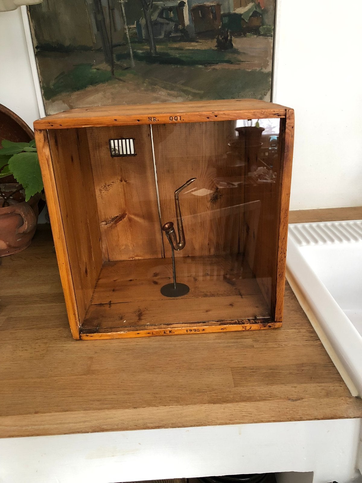KUNST INSTALLATIE HOUTEN BOX SAXOFOON ANTWERPEN, Ophalen