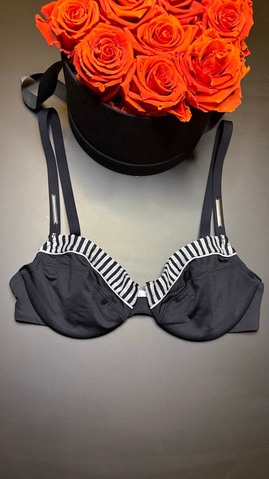 Lise Charmel Bikini Top 70C - Zwart met streepdetails