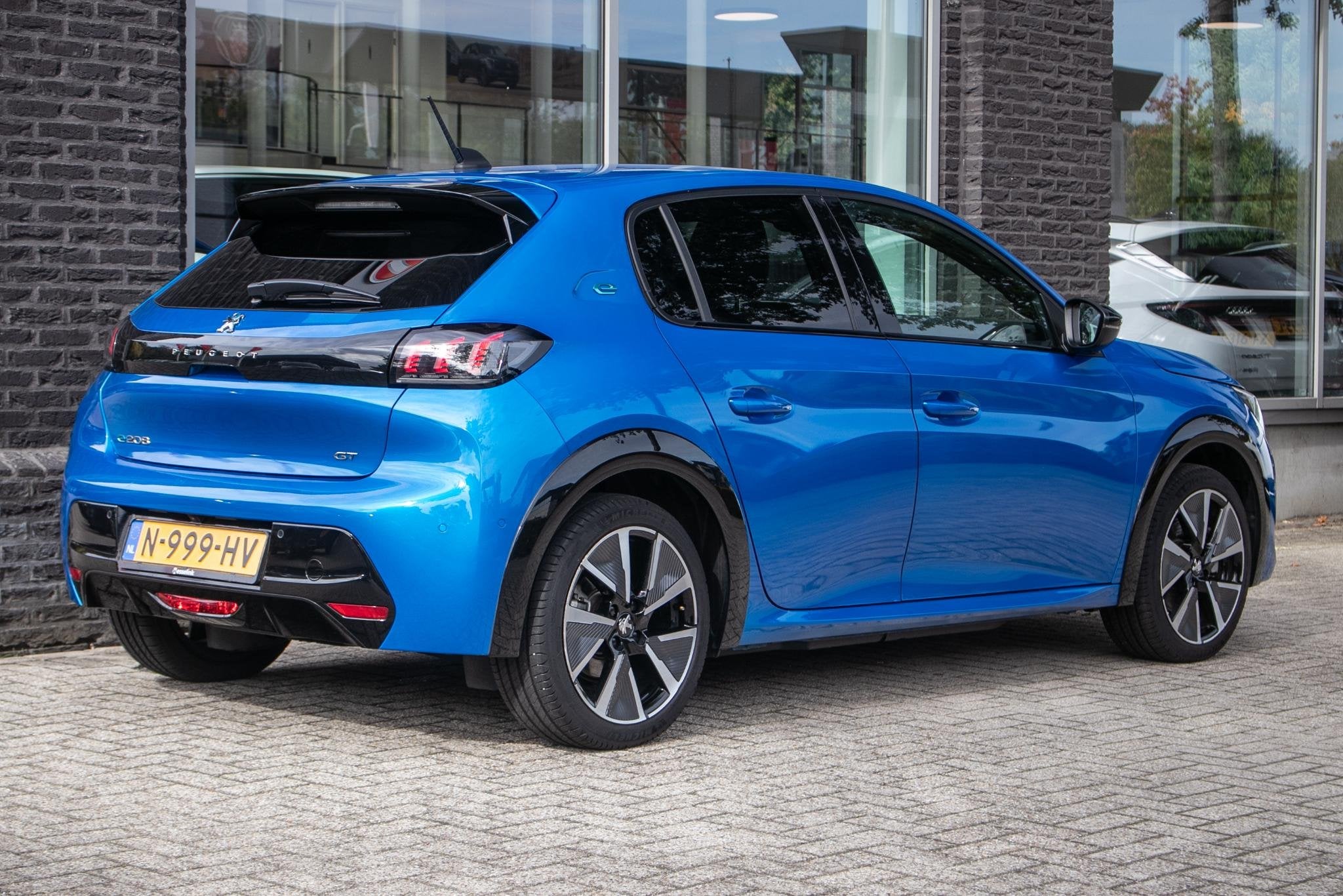 Peugeot e-208 EV GT Pack 50 kWh | SOH 90% | 3 fase laden, Auto's, 136 pk, Gebruikt, 351 km, Blauw