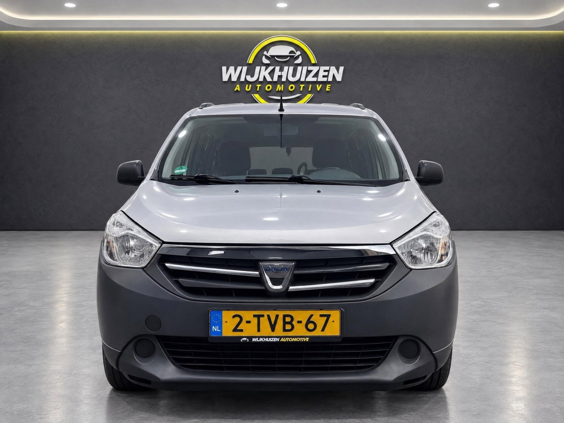 Dacia Lodgy 1.6 MPi 7 Persoons met 15 Inch ! Nette staat ! E, Auto's, Voorwielaandrijving, Stof, Gebruikt, Zwart
