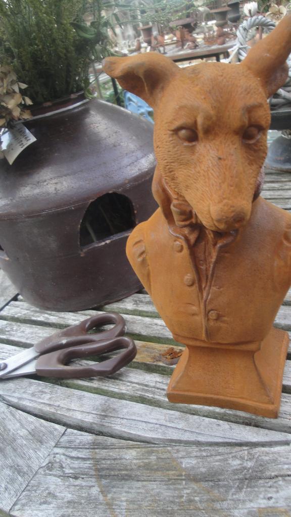 Decoratieve roestkleurige hondenbuste, Tuin en Terras, Ophalen of Verzenden, Nieuw, Metaal, Dierenbeeld