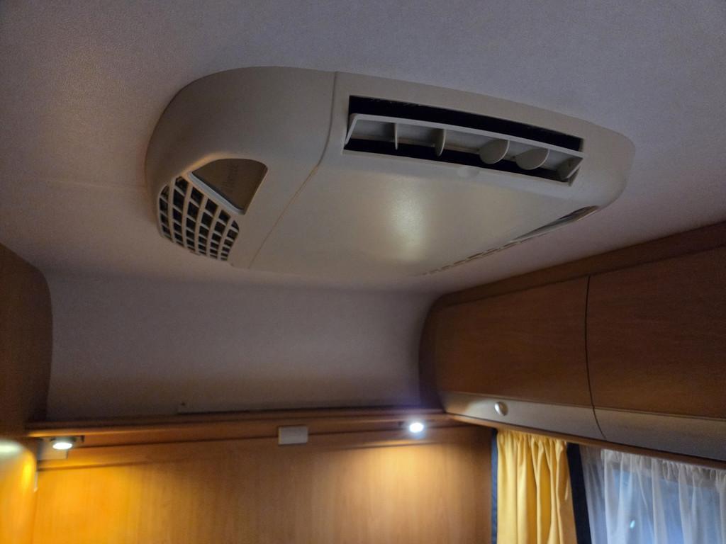 Dethleffs GLOBEBUS 2 offgrid 4PERS.NIEUWSTAAT ! 540cm lengte, Caravans en Kamperen, Campers, Ringverwarming, Info@autohuysruurlo.nl