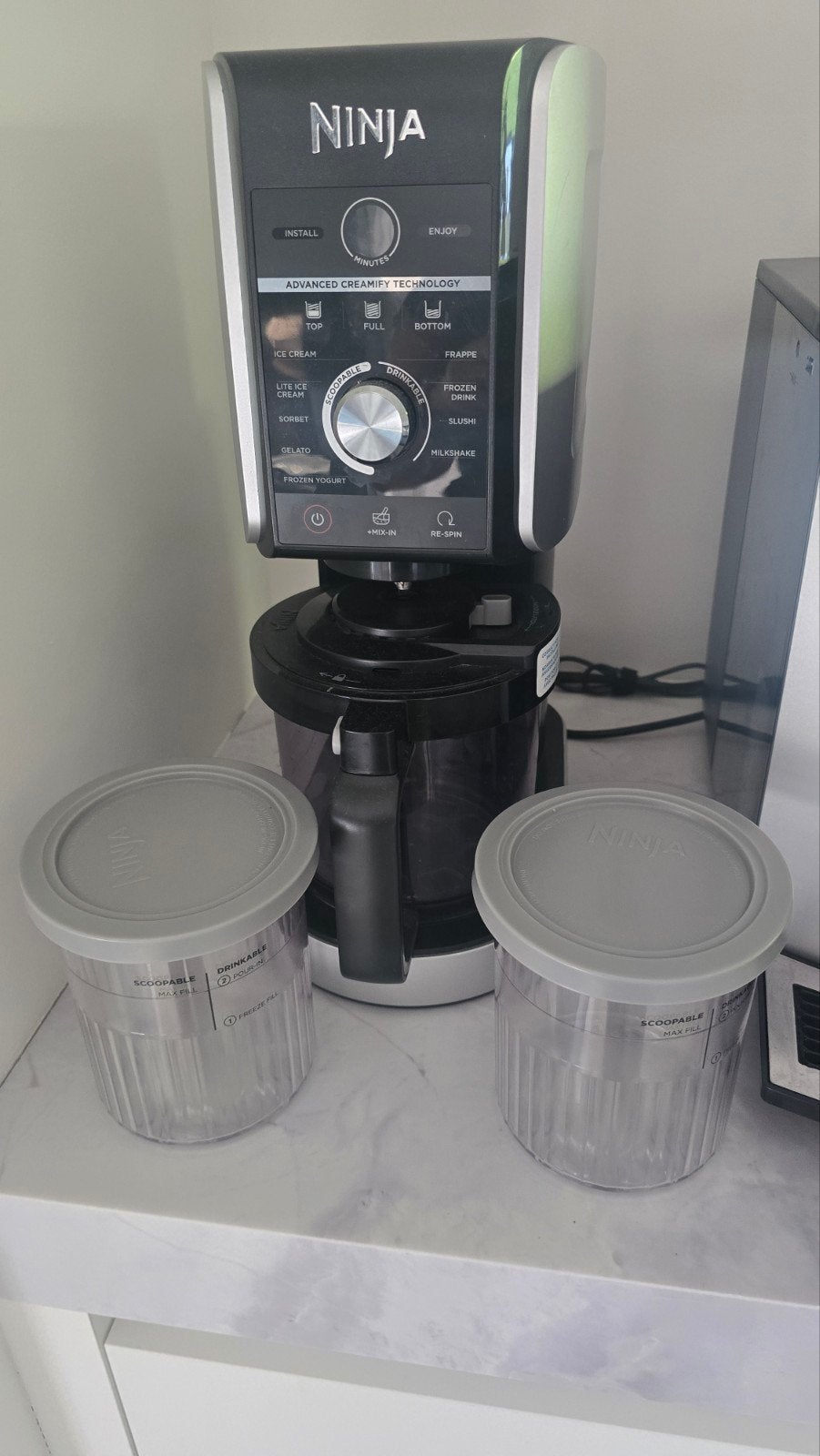 Ninja Creami Deluxe IJsmachine - Maak zelf heerlijk ijs!, Ophalen, 1 tot 2 liter, 3 snelheden of meer, Zo goed als nieuw
