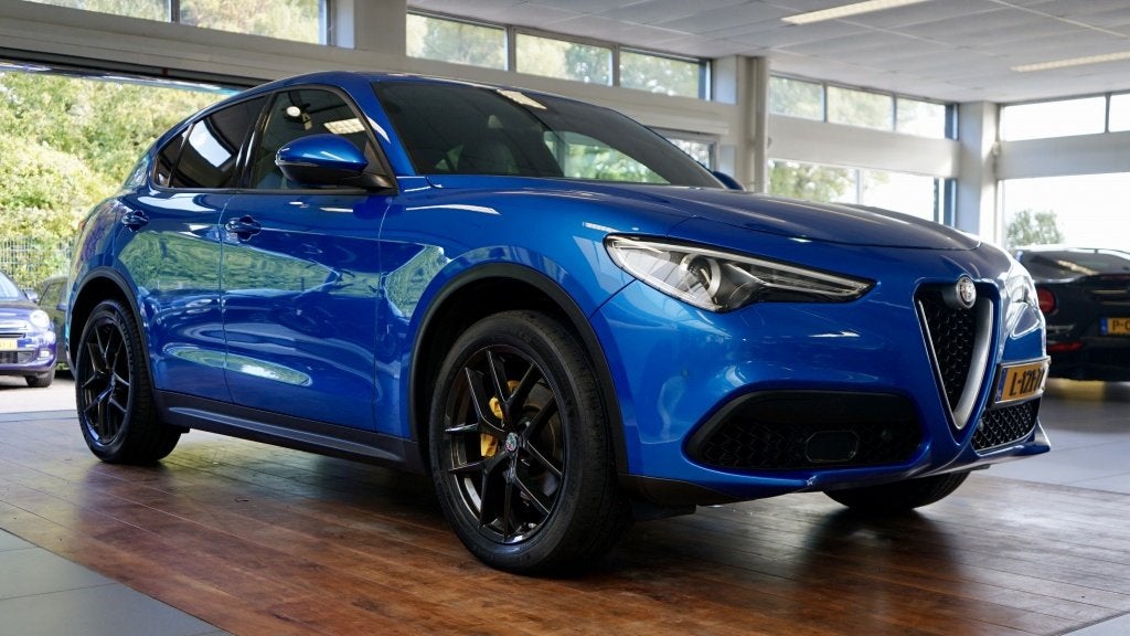 Alfa romeo Stelvio 2.0 T AWD B-Tech | Veloce stoelen | Trekh, Auto's, Automaat, 4 cilinders, Blauw, Bi-Xenon koplampen