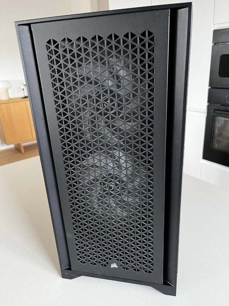 Foto 4 van Gaming pc:RTX3060 8gb/Ryzen 5 5600G/32gb rgb ram