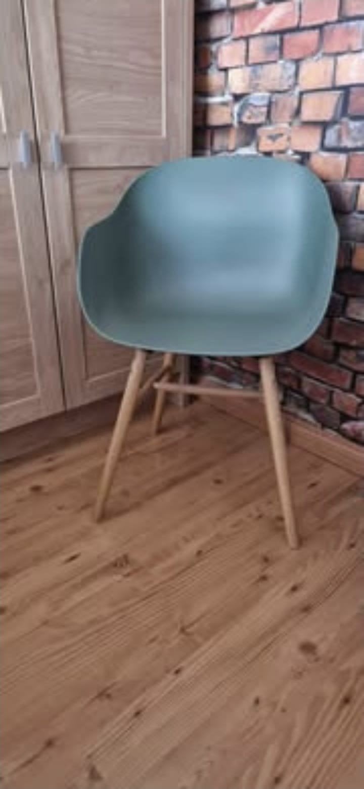 4 kunststof kuipstoelen., Tuin en Terras, Ophalen, 4 zitplaatsen, Kunststof, Zo goed als nieuw