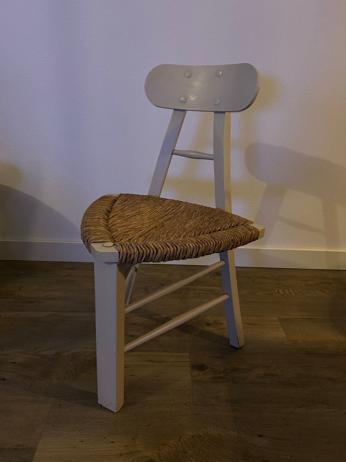 Stijlvolle stoel met rieten zitting, Huis en Inrichting, Stoelen, Ophalen, Gebruikt, Overige kleuren, Eén