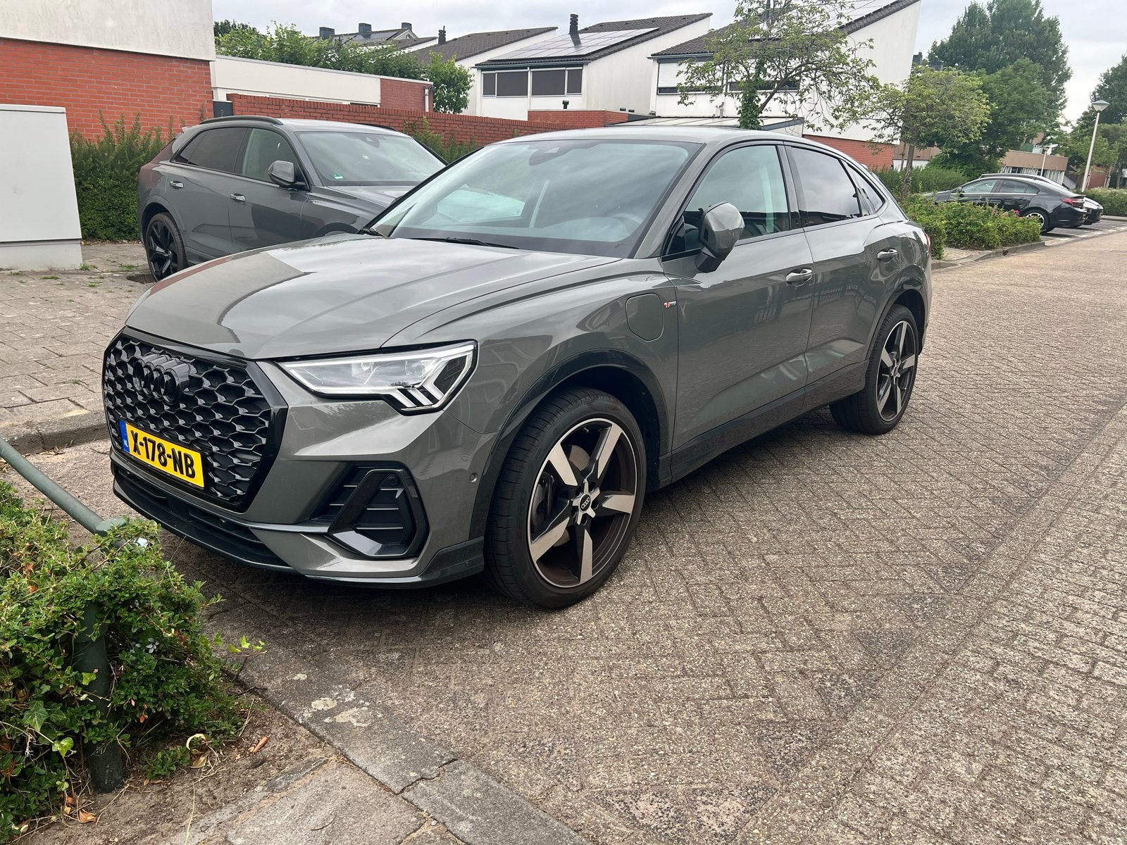 Audi Q3 Sportback 45 Tfsi etron 245pk Phev S-line 2024, Auto's, Stof, 1395 cc, Parkeerassistent, SUV of Terreinwagen