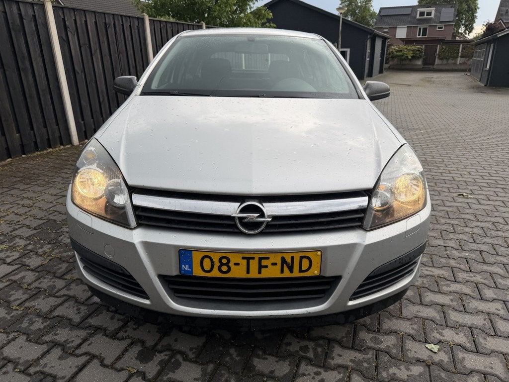 Opel Astra 1.6 Business Airco,Trekhaak,Cv,Radio/cd Bj 2006 l, Voorwielaandrijving, Gebruikt, Zwart, 4 cilinders