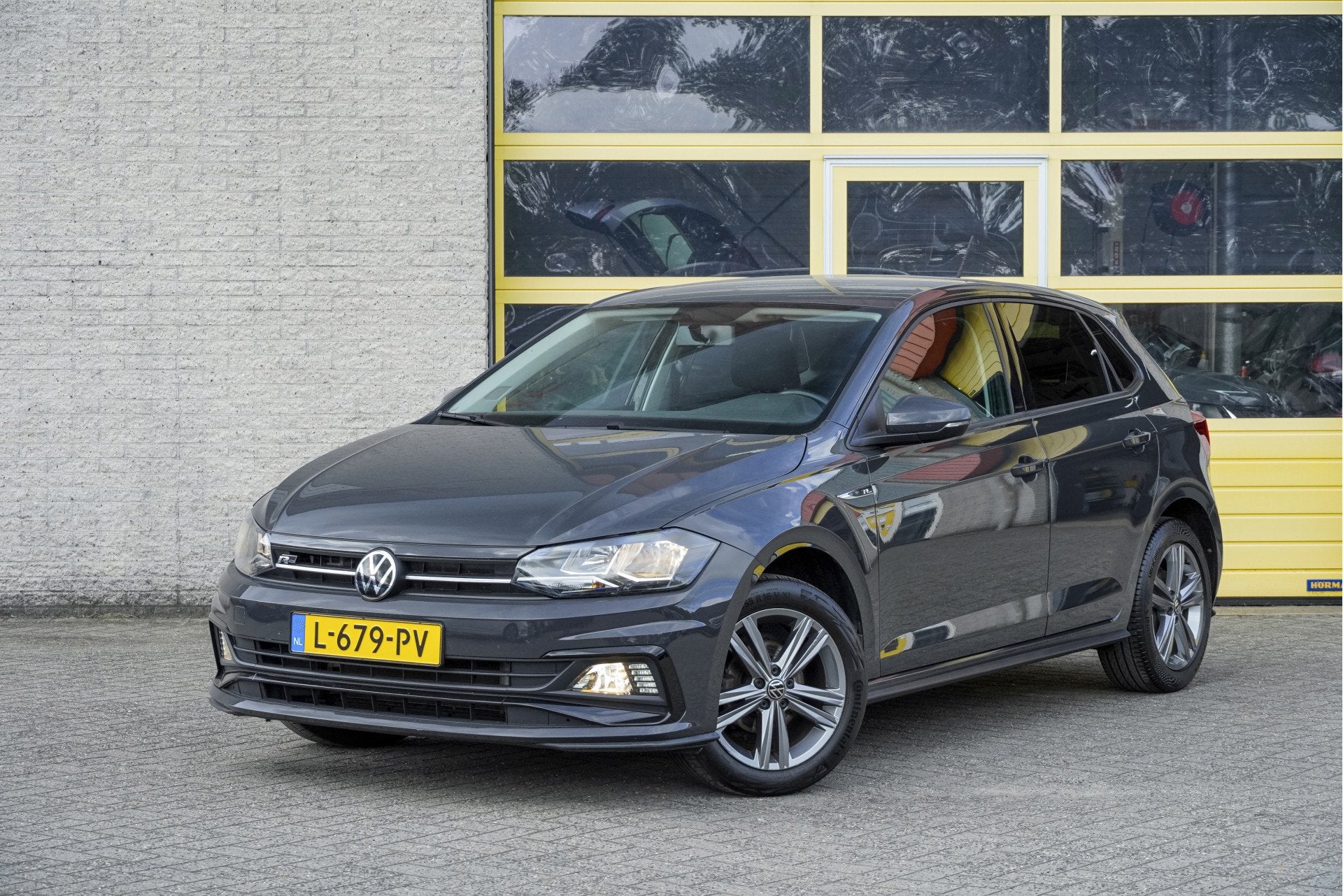 Volkswagen Polo 1.0 TSI 5drs R-Line Edition BJ2021 Lmv 16" |, Auto's, Dealer onderhouden, Gebruikt, 580 kg, 49 €/maand
