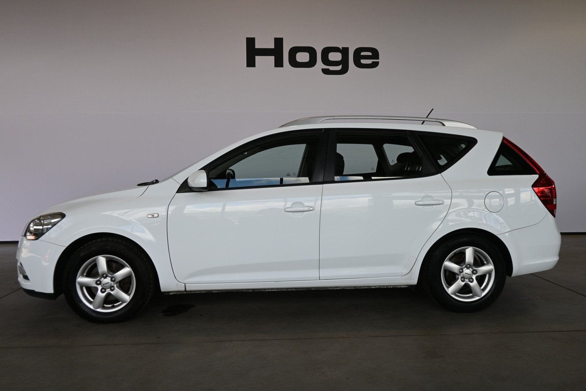Kia cee'd 1.4 CVVT X-tra Airco Trekhaak Stoelverwarming All, Auto's, Voorwielaandrijving, Euro 5, Stof, Gebruikt