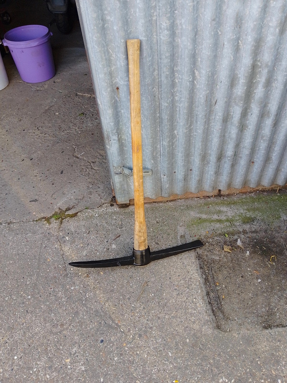 Gebruikte pikhouweel met houten steel, 3,5 kg, Doe-het-zelf en Verbouw, Ophalen of Verzenden, Gebruikt, Overige typen, Overige merken