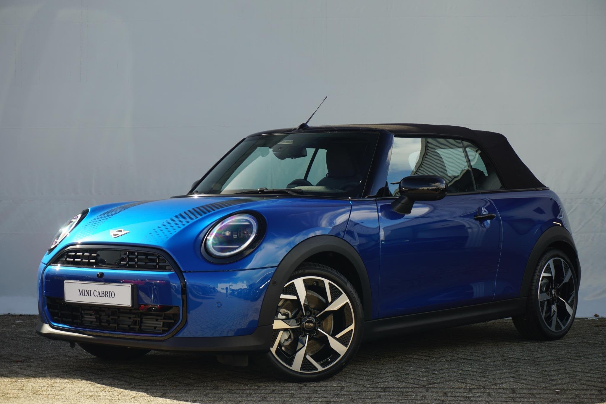 MINI Cabrio Cooper C | Classic Trim | Pakket L | Harman Kard, 1998 cc, 15 km/l, Cabriolet, Leder en Stof