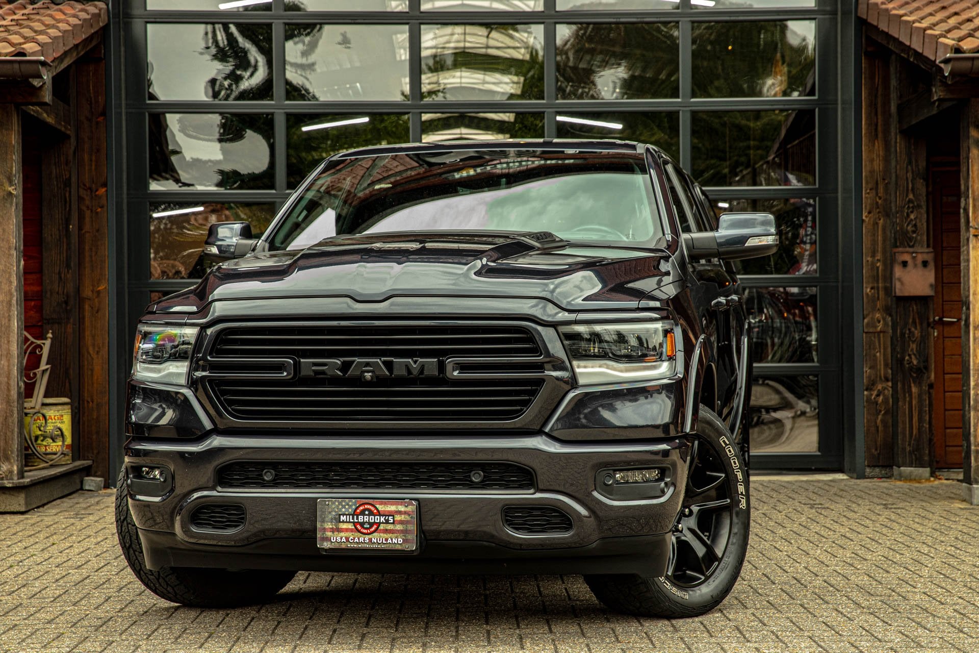 Dodge Ram 1500 5.7 V8 4x4 Crew Cab Sport (bj 2021), Auto's, Automaat, Lichtsensor, Gebruikt, 5654 cc