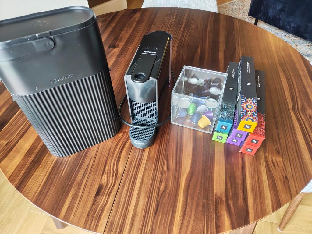 Nespresso Essenza Mini met diverse accesoires, Ophalen, Zo goed als nieuw, Krups, Nespresso