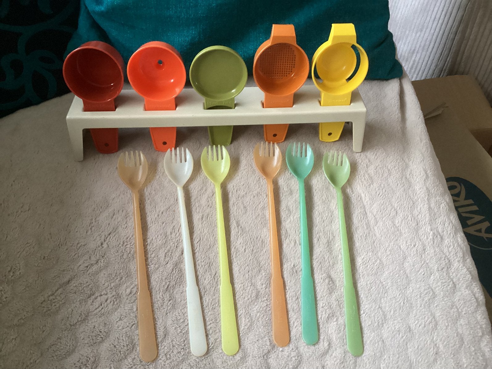 Vintage Tupperware,maat schepjes in rek+6 lange vorken,ja 60, Huis en Inrichting, Keuken | Tupperware, Ophalen of Verzenden, Zo goed als nieuw